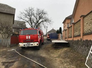 8 вогнеборців гасили пожежу на підприємстві