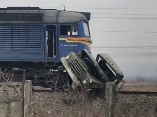 Потяг переїхав автомобіль. Є постраждалі