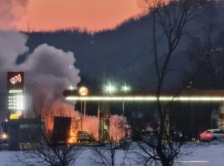 На трасі Київ-Чоп загорілась фура. На аварійній ділянці утворились затори