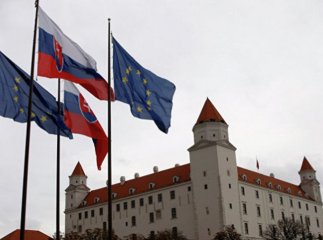 Словаччина евакуює з України сім’ї працівників посольства та генконсульства в Ужгороді