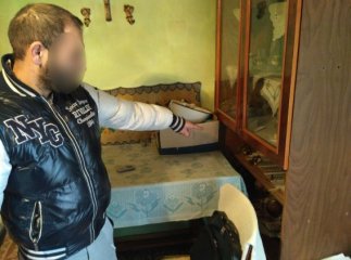 На Іршавщині чоловік вдерся до будинку та виніс звідти прикраси