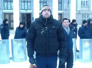 Один із активістів оголосив голодування, допоки губернатор Закарпаття не подасть у відставку