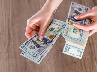 Обмін 100 доларів