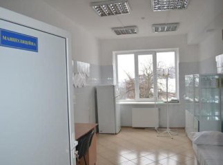 «Углянська лікарня чекає на підписання пакетів з НСЗУ і працює – це підтвердять і лікарі, і пацієнти», – голова громади Іван Немеш
