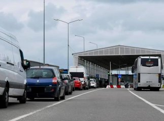 Виїзд за кордон для українців по-новому