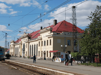 Трагедія на вокзалі: чоловік кинувся під потяг