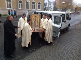 До Мукачева привезли Мощі Папи Римського Івана Павла ІІ