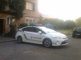 У мікрорайоні "Пентагон" чоловік ножем вдарив жінку: потерпілу госпіталізували
