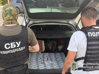Робота за 25 тисяч доларів: на Закарпатті викрили корупційну схему