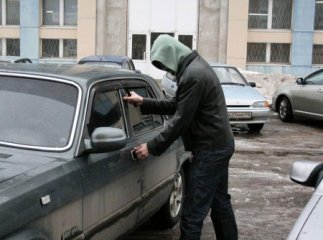 Ужгородець "бомбив" машини за допомогою сканера