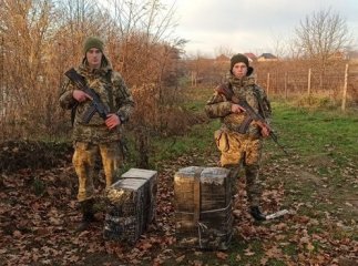Із річки виловили понад 1500 пачок сигарет