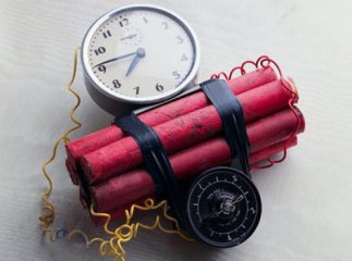Працівників міськрайонного суду в Ужгороді евакуювали. Правоохоронці шукають вибухівку