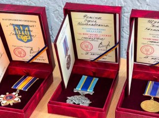 Рідним загиблих прикордонників передали нагороди в Мукачеві
