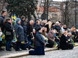 Ужгородці навколішках проводжали в останню путь Героя, який загинув у серпні 2023 року