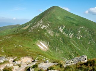 На Рахівщині негода зруйнувала дорогу на Говерлу
