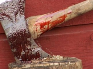 У Великому Березному чоловік зарубав сокирою зарубав свою на 11 років молодшу дружину