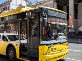 Транспорт зупинятиметься під час тривоги, люди йтимуть в укриття: у столиці вводять зміни