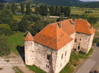 "Ukraїner" у захоплюючій формі розповів всій Україні про перлину Закарпаття – замок "Сент-Міклош"