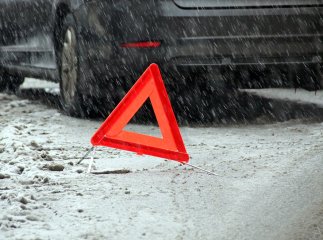 Через сильний снігопад на дорогах Закарпаття почастішали ДТП