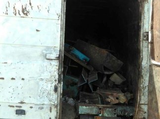 Порушенням ПДР водій "спалив" незаконний вантаж, який перевозив у "Мерседесі"