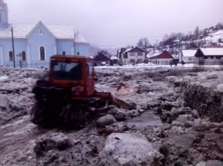 На Рахівщині в селевий потік потрапив легковик із пасажирами