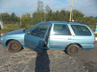 Закарпатські прикордонники завадили спробам ввезення двох іномарок з підробленими документами