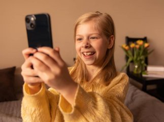 Мобільних операторів запитали, чи мають вони дешевші тарифи для дітей, а не по 400 гривень