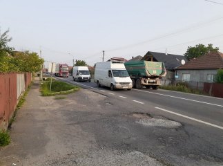 На трасі Київ-Чоп у межах Ракошина утворились величезні затори