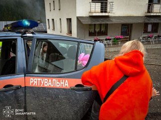 Неповнолітні туристи потрапили в епіцентр негоди у горах Рахівщини: їх евакуювали