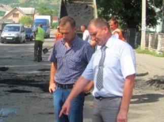 Голова Рахівської РДА проінспектував стан виконання ремонтних робіт доріг державного значення в районі