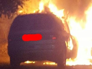 Машини, які вночі горіли в Ужгороді, належать одному подружжю