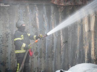 На Хустщині вогнеборці врятували будинок