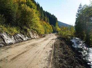У Карпатах відновлюють лісову дорогу на Чорногору