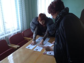 В Обаві інформаційні матеріали про кандидатів забули вивісити на дільниці (ДОДАНО ФОТО)