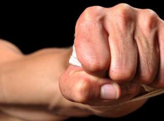 У Мукачеві син страшенно побив батька