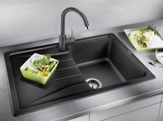 Більше ніколи так не робіть: 8 речей, які не можна кидати в раковину