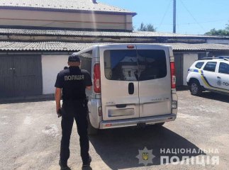 Поблизу кордону виявили 2 чоловіків. Їх доставили до військкомату