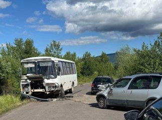 Автобус і два автомобілі: на Берегівщині сталася ДТП із постраждалими