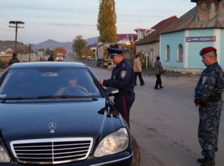 Спецпідрозділ "Беркут", ДАІ та міліція відпрацьовували територію Іршавського району