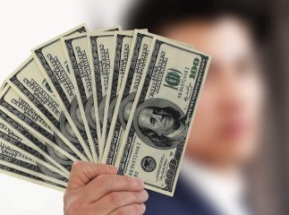 Курс долара на лютий: з’явились суперечливі прогнози