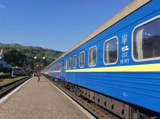 Кілька потягів, які курсують на Закарпаття, затримуються через обрив контактної мережі Кілька потягів, які курсують на Закарпаття, затримуються через обрив контактної мережі