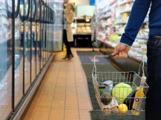 Музика і збільшені кошики: як супермаркети змушують купувати більше