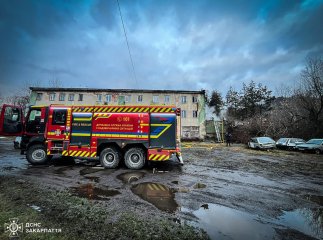Рятувальники розповіли про пожежу, яку гасили у Хусті