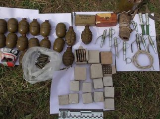 На Міжгірщині у чоловіка виявили цілий арсенал зброї