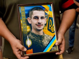 Ужгород попрощався із загиблим захисником Вадимом Балогом