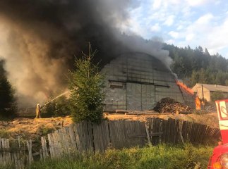 Ввечері на підприємстві спалахнула пожежа