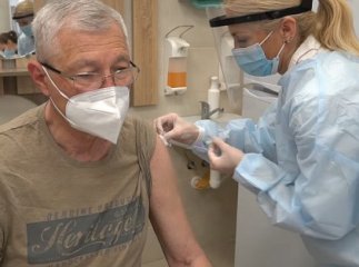 Колишній міський голова Мукачева вакцинувався від коронавірусу
