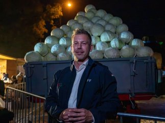 «Нехай спочатку потренуються»: в прем’єра Угорщини Мадяра кинули яйцем