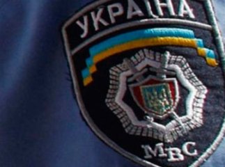 П’яний мукачівець із кримінальним минулим відірвав погон, розірвав міліцейську сорочку та кулаком вдарив правоохоронця в обличчя