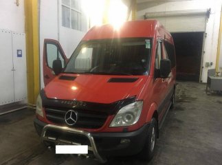 Через приховані цигарки чоловік залишився без машини